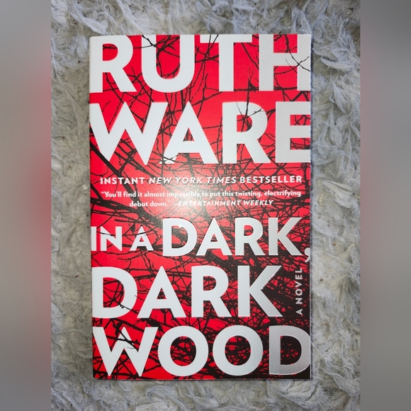 book Other - Ruth Ware's Dark Wood Book